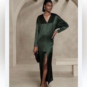 Banana republic long 100% silk dress with long sleeves
